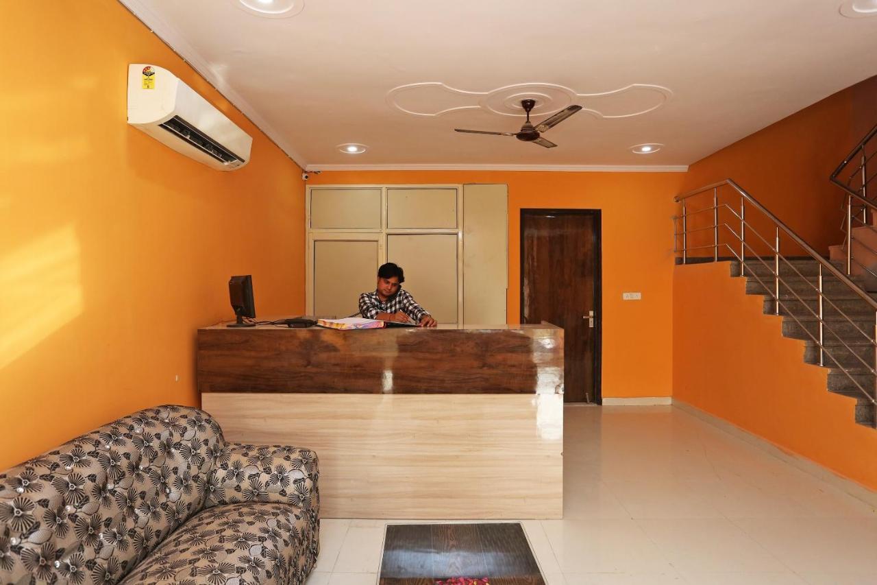 Oyo Rose Residency Near Dwarka Sector 9 Metro Station 호텔 뉴델리 외부 사진